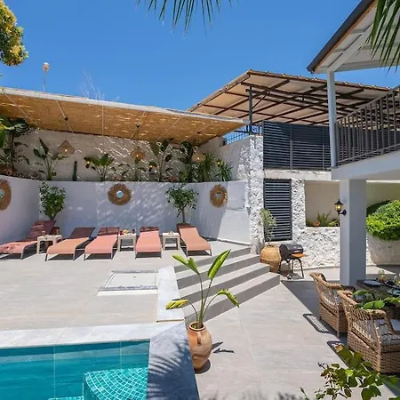 Charming 3bed W/ Pool, Very Close To Centre فيلة *