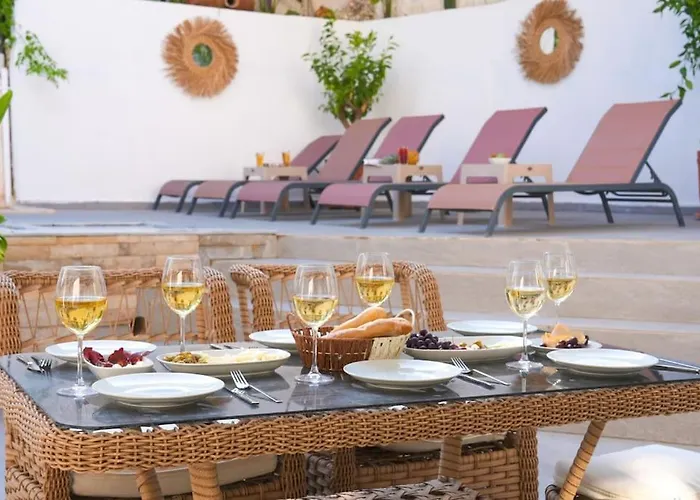 Charming 3bed W/ Pool, Very Close To Centre Vila *