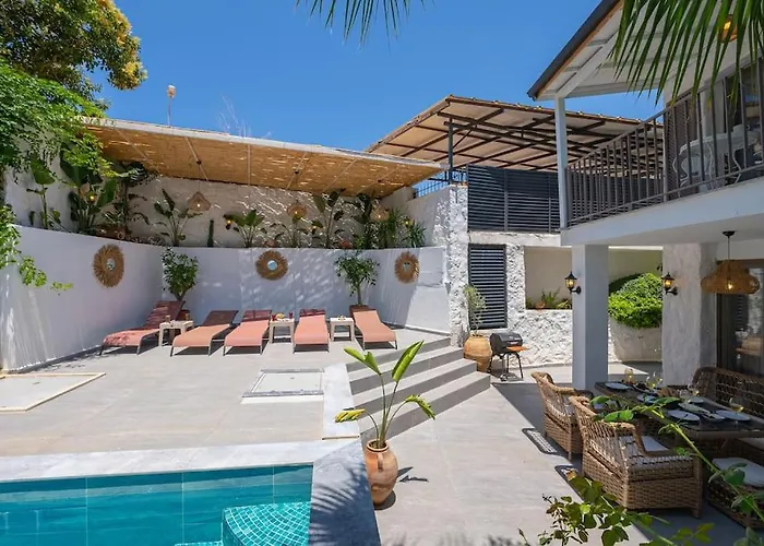 Charming 3bed W/ Pool, Very Close To Centre Vila *