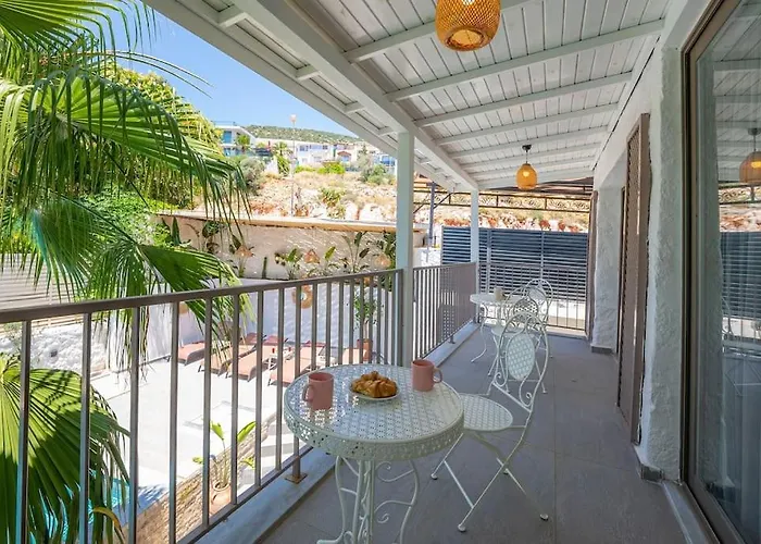 Charming 3bed W/ Pool, Very Close To Centre Vila