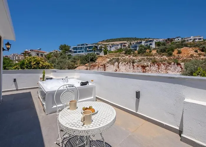 Charming 3bed W/ Pool, Very Close To Centre Kaş