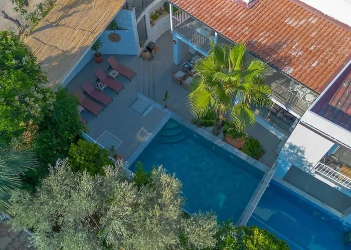 Vila Charming 3bed W/ Pool, Very Close To Centre *