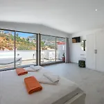 Charming 3bed W/ Pool, Very Close To Centre *