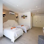 Vilă Charming 3bed W/ Pool, Very Close To Centre