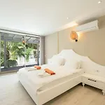 Charming 3bed W/ Pool, Very Close To Centre