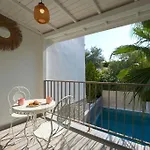 Charming 3bed W/ Pool, Very Close To Centre Vilă *